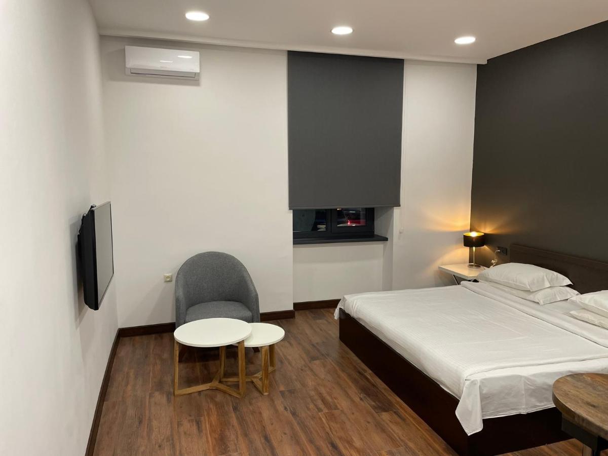 Unique Studio Close To Cascade Yerevan Bagian luar foto